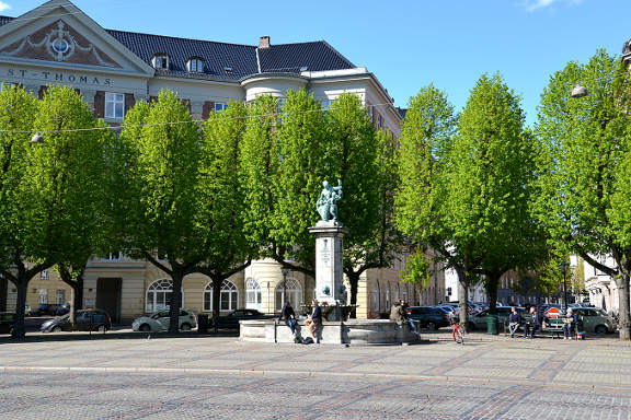 Vesterbro and Frederiksberg cycle tour - St. Thomas's Place